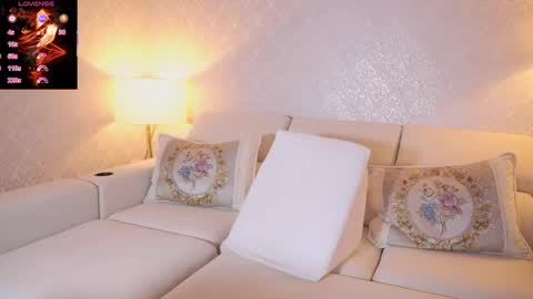 Snapshot of kellyfernandes chatting on 12, 3, 2026 vanessa online show from 12, 3, 2026