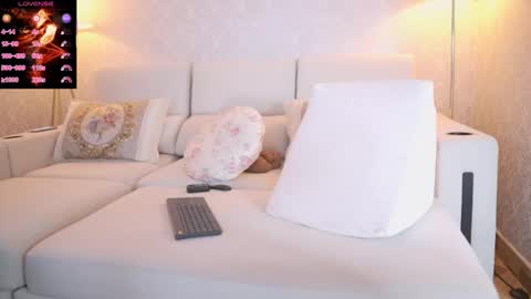 Snapshot of kellyfernandes chatting on 17, 4, 2026 vanessa online show from 17, 4, 2026