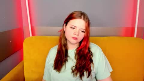 Snapshot of kellyfiery chatting on 21, 11, 2025 Kellyfiery online show from 21, 11, 2025