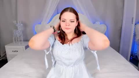 Snapshot of kellyfiery chatting on 25, 11, 2025 Kellyfiery online show from 25, 11, 2025