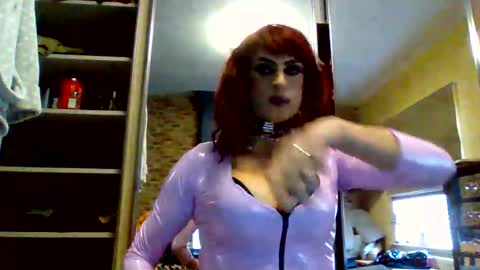 Snapshot of kellypvc1 chatting on 10, 10, 2025 kellypvc1 online show from 10, 10, 2025