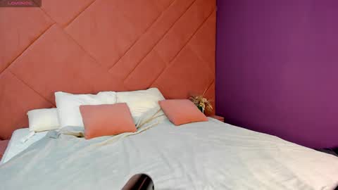 kellyy_bern online show from 9, 2, 2026