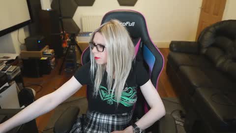 kelseycobalt online show from 18, 1, 2025