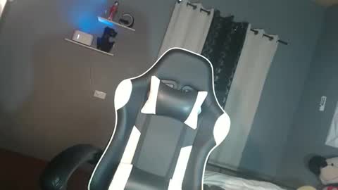 Snapshot of kemdallicious12 chatting on 4, 12, 2025 kimmy online show from 4, 12, 2025