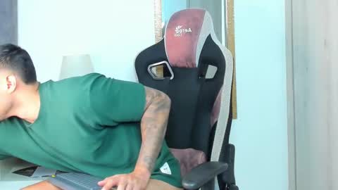 Snapshot of ken_mailik chatting on 23, 11, 2025 ken_mailik online show from 23, 11, 2025