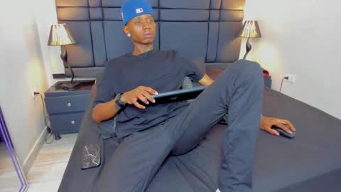 Snapshot of ken_smith01 chatting on 18, 12, 2024 Ken Smith online show from 18, 12, 2024