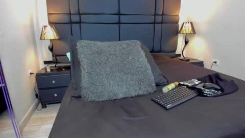 Snapshot of ken_smith01 chatting on 22, 1, 2025 Ken Smith online show from 22, 1, 2025