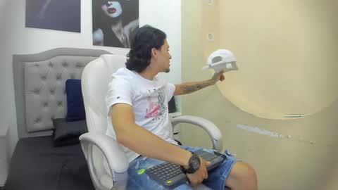 Snapshot of ken_valkov chatting on 12, 4, 2026 Ken Valkov online show from 12, 4, 2026