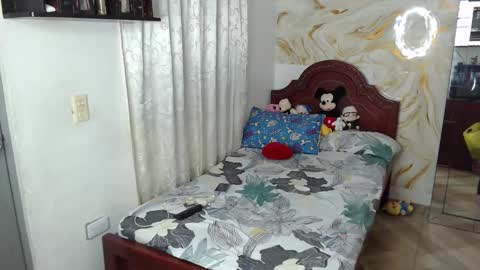 kendall  online show from 25, 11, 2025