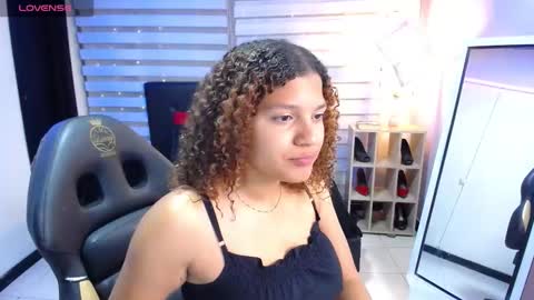 Snapshot of kendall_rossii_ chatting on 28, 10, 2025 kendall_rossii_ online show from 28, 10, 2025