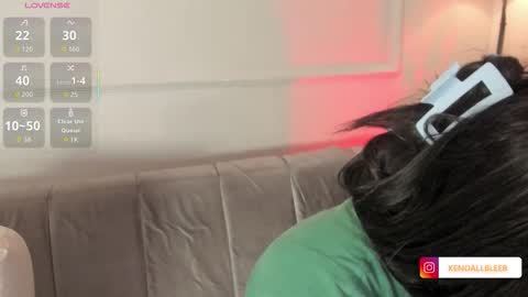 kendallbleer online show from 3, 12, 2025