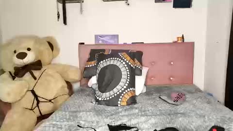 Snapshot of kendra_lil_evill chatting on 15, 10, 2025 kendra online show from 15, 10, 2025
