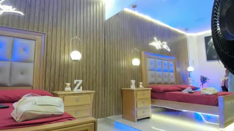 Snapshot of kendra_london chatting on 7, 11, 2025 Kendra London online show from 7, 11, 2025