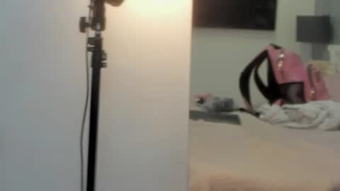 Snapshot of kendra_london chatting on 8, 11, 2025 Kendra London online show from 8, 11, 2025