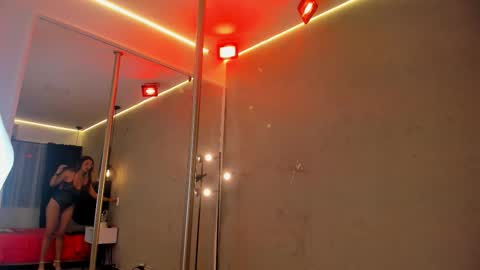 Snapshot of kendra_london chatting on 14, 11, 2025 Kendra London online show from 14, 11, 2025