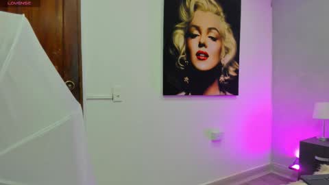 Snapshot of kendra_london chatting on 26, 11, 2025 Kendra London online show from 26, 11, 2025