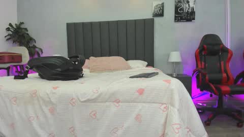 Kendra London online show from 23, 3, 2026