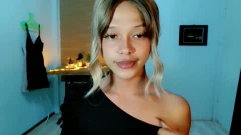 Snapshot of kendra_lunaxx chatting on 17, 5, 2026 kendra_lunaxx online show from 17, 5, 2026
