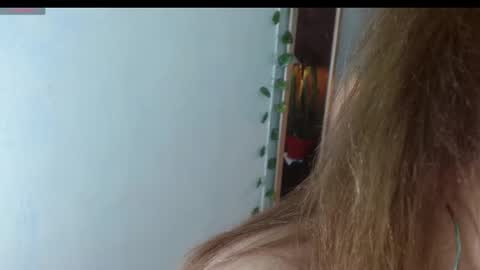 Snapshot of kendra_lust_69 chatting on 29, 9, 2025 kendra_lust_69 online show from 29, 9, 2025