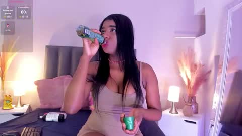 kendrachavez_ online show from 28, 11, 2025