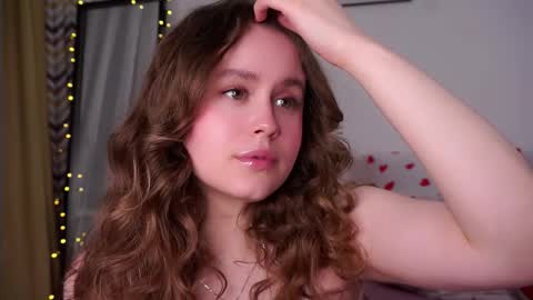 Kira online show from 8, 4, 2026