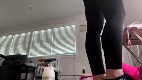 kendrakaps52 online show from 6, 10, 2025