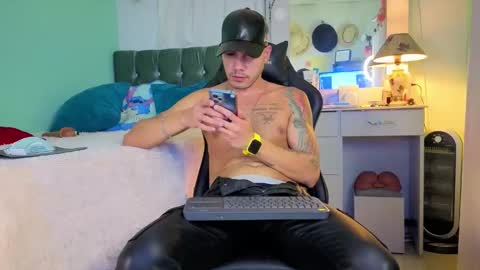 Snapshot of kenfenty chatting on 18, 10, 2025 Chriss Morales online show from 18, 10, 2025