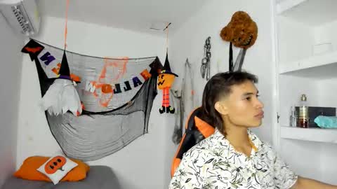 Snapshot of kenshi_roa chatting on 1, 11, 2025 kenshi_roa online show from 1, 11, 2025