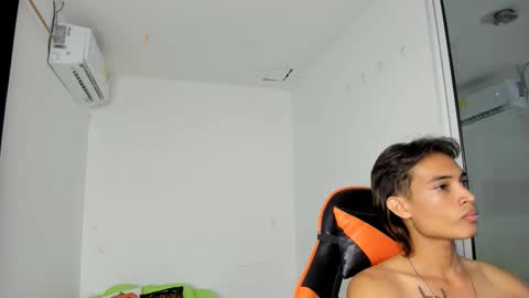 Snapshot of kenshi_roa chatting on 25, 11, 2025 kenshi_roa online show from 25, 11, 2025