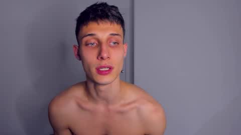 Snapshot of kenter_parker chatting on 28, 10, 2025 Peter online show from 28, 10, 2025