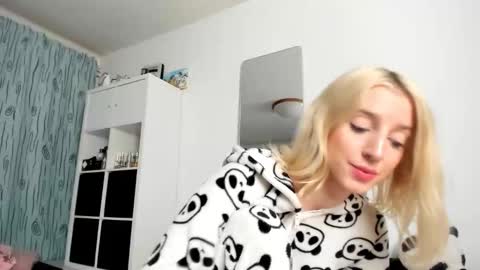 Kenzie online show from 19, 10, 2025