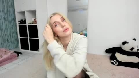 Snapshot of kenziedawton chatting on 23, 5, 2026 Kenzie online show from 23, 5, 2026