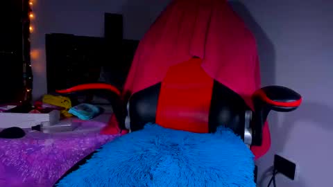 Kerlysmith24 online show from 18, 12, 2024