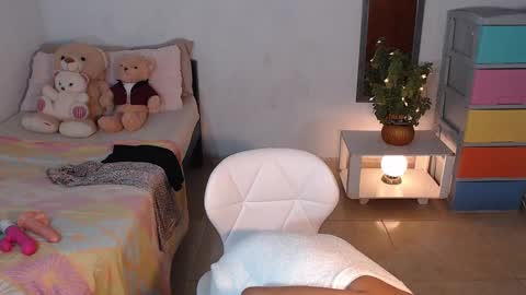 Snapshot of kesha_brooks chatting on 7, 12, 2024 Mia online show from 7, 12, 2024