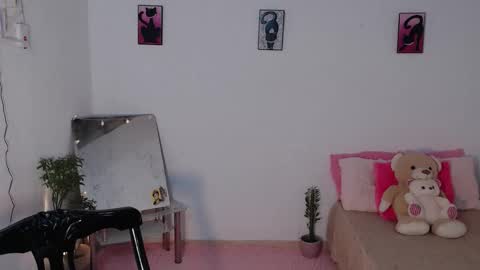 Snapshot of kesha_brooks chatting on 25, 9, 2025 Mia online show from 25, 9, 2025