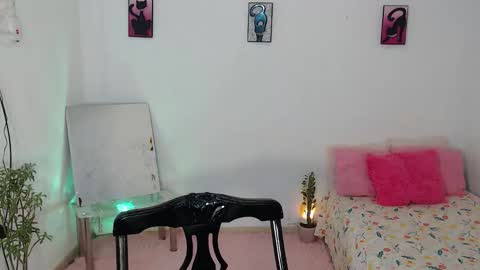 Snapshot of kesha_brooks chatting on 8, 10, 2025 Mia online show from 8, 10, 2025