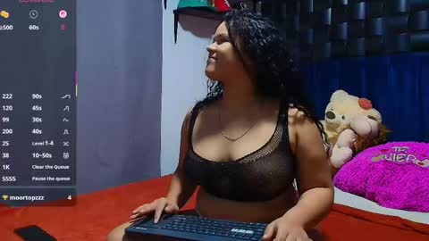 Snapshot of kesha_rosse_ chatting on 5, 11, 2025 KESHA online show from 5, 11, 2025