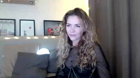 Snapshot of kessiecage chatting on 13, 12, 2024 kessiecage online show from 13, 12, 2024