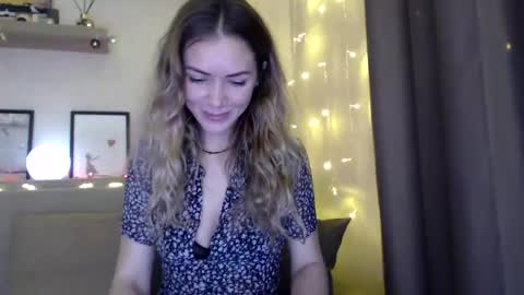 Snapshot of kessiecage chatting on 18, 12, 2024 kessiecage online show from 18, 12, 2024