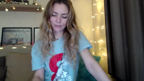 Snapshot of kessiecage chatting on 23, 12, 2024 kessiecage online show from 23, 12, 2024