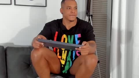 Snapshot of kevin_lance chatting on 12, 1, 2025 Kevin Lance online show from 12, 1, 2025