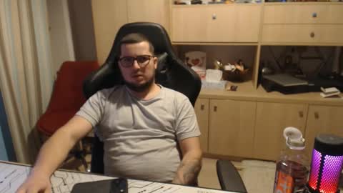 Kevinn online show from 15, 10, 2025