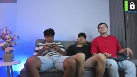 Snapshot of kevinxlvx chatting on 8, 1, 2026 kevin and ottis online show from 8, 1, 2026