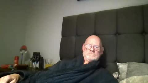 Snapshot of kevlooking4sez chatting on 2, 10, 2025 kevlooking4sez online show from 2, 10, 2025