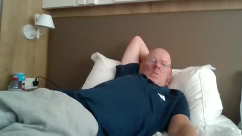 Snapshot of kevlooking4sez chatting on 12, 10, 2025 kevlooking4sez online show from 12, 10, 2025