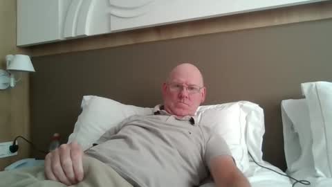 Snapshot of kevlooking4sez chatting on 15, 10, 2025 kevlooking4sez online show from 15, 10, 2025