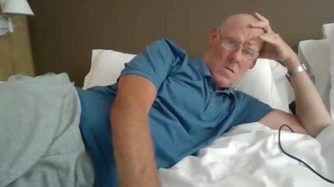 Snapshot of kevlooking4sez chatting on 17, 10, 2025 kevlooking4sez online show from 17, 10, 2025