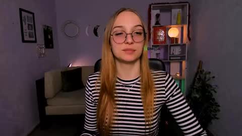 Snapshot of keylas_moan chatting on 22, 4, 2026 Keylas online show from 22, 4, 2026