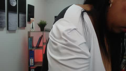 Snapshot of keylathomson chatting on 6, 1, 2025 Keyla online show from 6, 1, 2025