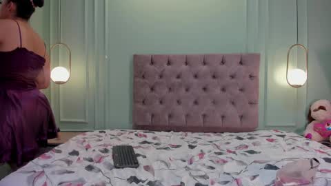 Kathe Hot online show from 3, 2, 2025